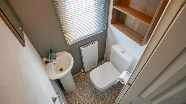 H111 - Separate toilet