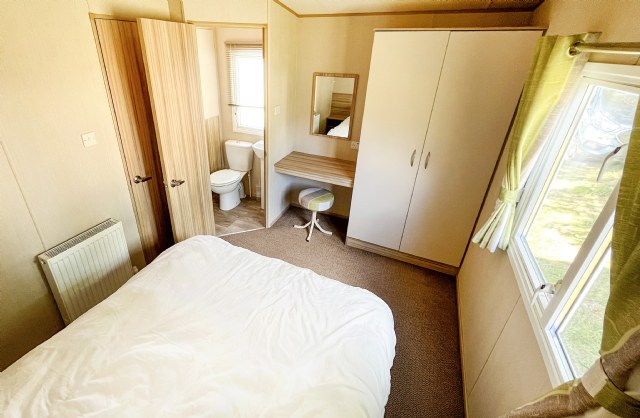C44 - Master Bedroom showing EnSuite