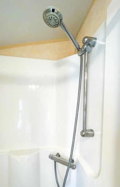 H148 - Shower detail